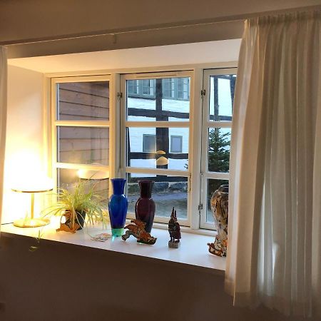 Ferienwohnung Stemningsfuld Lejlighed - 3 Minutters Gang Fra H.C. Andersens Hus Odense Exterior foto